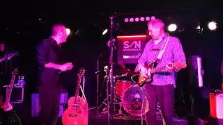 La Gran Esperanza Blanca (Con Manolo Divago) - La Cadena de Marfil (En Directo en La Sala Loco Club, Valencia) (23-4-2016)