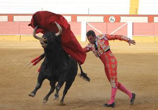 TRIPLE SALIDA A HOMBROS EN CABRA, CON UN ALEJANDRO TALAVANTE EN ESTADO DE GRACIA