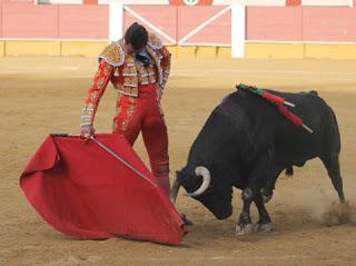 TRIPLE SALIDA A HOMBROS EN CABRA, CON UN ALEJANDRO TALAVANTE EN ESTADO DE GRACIA