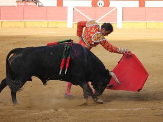 TRIPLE SALIDA A HOMBROS EN CABRA, CON UN ALEJANDRO TALAVANTE EN ESTADO DE GRACIA