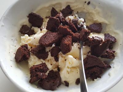 HELADO DE VAINILLA CON COOKIES