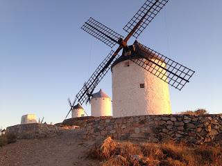 Un paseo por la Mancha del Quijote en el 400 aniversario de Cervantes