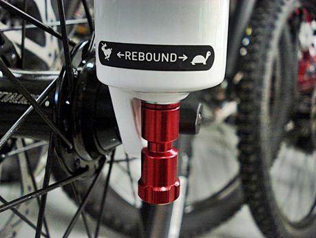 Qué es el SAG y el rebote en la horquilla de una mtb