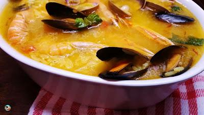 Sopa de mariscos y arroz