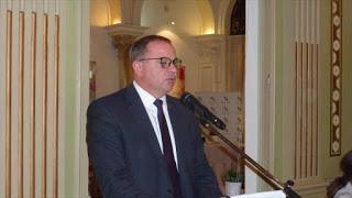 EE.UU. impide a banco español ofrecer servicios a Cuba