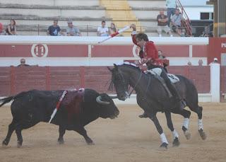 DOBLE SALIDA A HOMBROS EN EL FESTEJO DE REJONES DE LUCENA