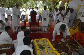 LAS CELEBRACIONES GANESH CHATURTHI - SATHYA SAI GRAMA, MUDDENAHALLI - 05 DE SEPTIEMBRE, EL AÑO 2016