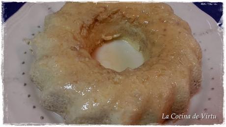 Flan de requesón. miel y nueces