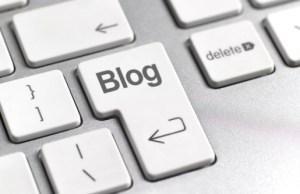 Social media 'blog' key on keyboard