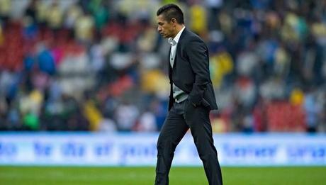 A pesar de la remontada Ambriz no es apoyado por afición americanista