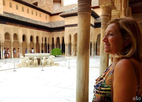 Granada, tierra soñada por mí. Mi cantar se vuelve gitano...