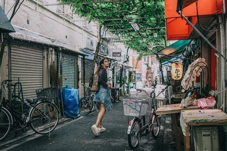 Tokyo_Travel_Guide-Outfit-Collage_Vintage-Street_Style-Reformation_Shorts-Realisation_Par_Stars_Blouse-Sneakers-Flea_Market_Backpack-96