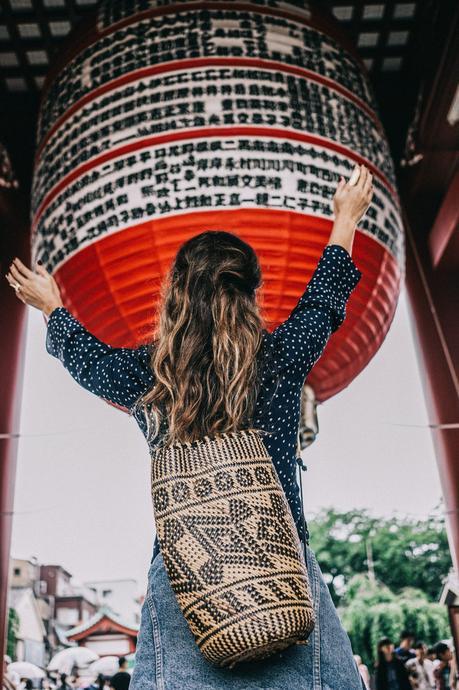 Tokyo_Travel_Guide-Outfit-Collage_Vintage-Street_Style-Reformation_Shorts-Realisation_Par_Stars_Blouse-Sneakers-Flea_Market_Backpack-14