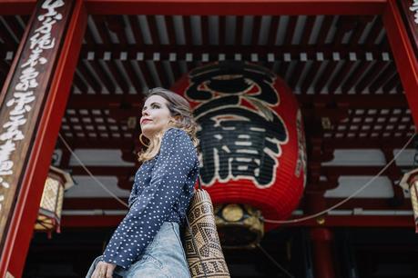 Tokyo_Travel_Guide-Outfit-Collage_Vintage-Street_Style-Reformation_Shorts-Realisation_Par_Stars_Blouse-Sneakers-Flea_Market_Backpack-49