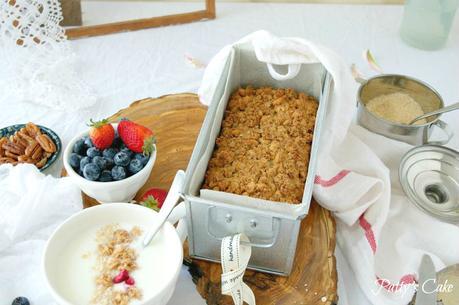 Bizcocho de avena, nueces y arándanos rojos para triunfar en el desayuno