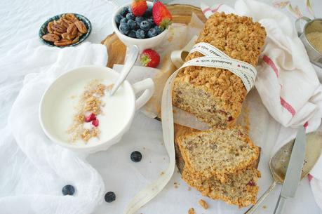 Bizcocho de avena, nueces y arándanos rojos para triunfar en el desayuno