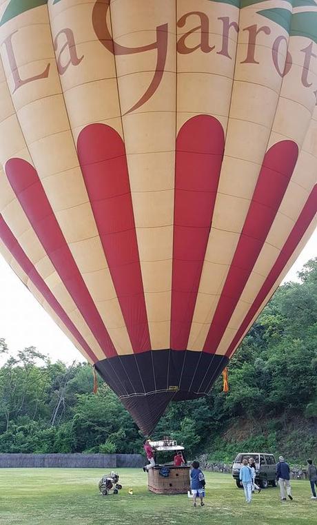 Una mañana volando en globo........   One morning balloon flying ........