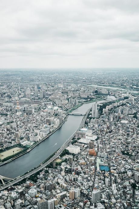Skytree & Akihabara tokyo_travel_guide-outfit-collage_vintage-street_style-lovers_and_friends_jumpsuit-white_outfit-espadrilles-backpack-levis_denim_jacket-akihabara-2