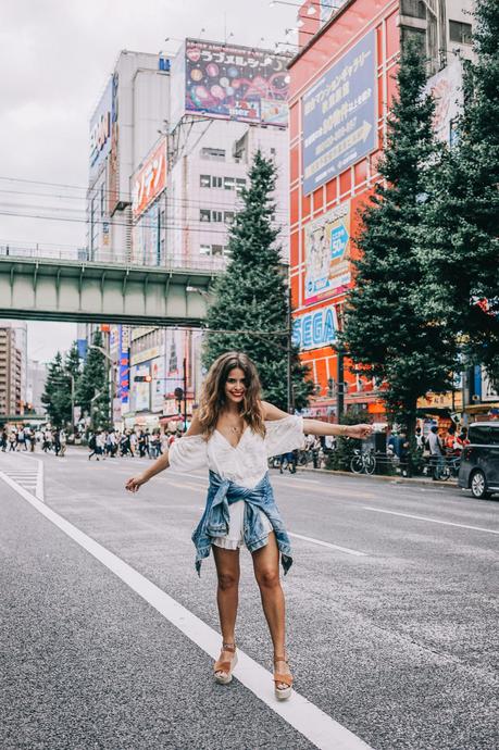 tokyo_travel_guide-outfit-collage_vintage-street_style-lovers_and_friends_jumpsuit-white_outfit-espadrilles-backpack-levis_denim_jacket-akihabara-127