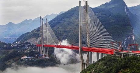 565 metros: Este es el puente más alto del mundo y está en China