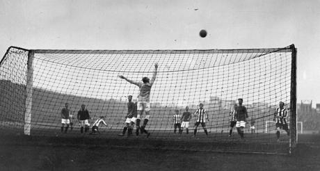 Invención e introducción de las redes en el fútbol sabes-cual-es-el-equipo-de-futbol-mas-antiguo-jpg-imgw-1280-1280