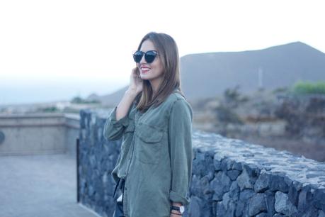 El verde militar y el negro son siempre una buena combinación