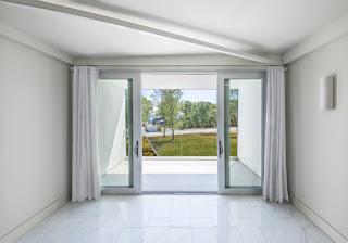 Casa Minimalista en el Lago Eire