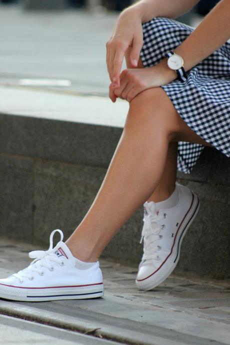 Vestido vichy y converse