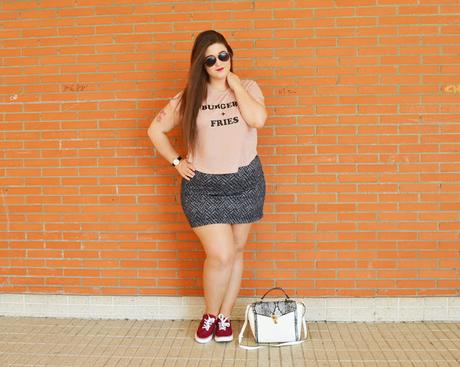 OOTD ~ Burger & Fries ~ Mini falda & Crop top - Plus size Girl