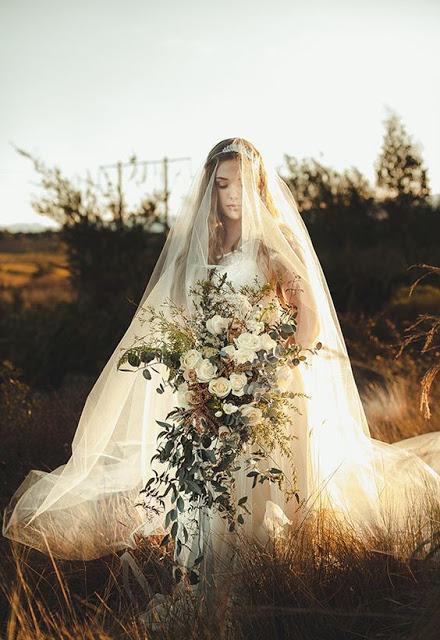 Ramos de novia tamaño XXL - Fuente:www.magnoliarouge.com