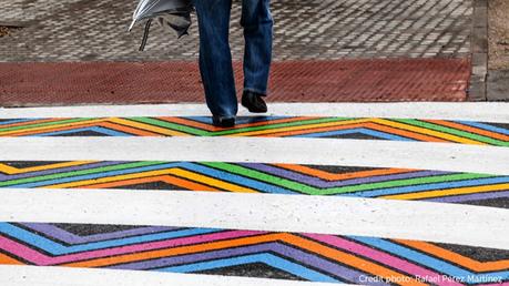 Los pasos de cebra se llenan de color en este pueblo madrileño