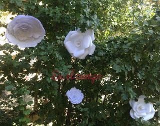 Decorar con flores enormes de papel