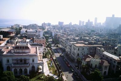 PASEO POR CENTRO HABANA, EL VEDADO, CEMENTERIO DE COLÓN Y...