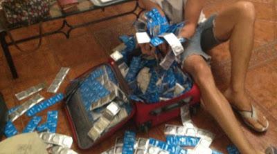 La maleta de los tropecientosmil condones de Almond La maleta de los tropecientosmil condones de Almond