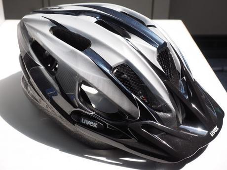 El casco para ciclismo puede reducir el sufrir riesgo de lesiones, pero…