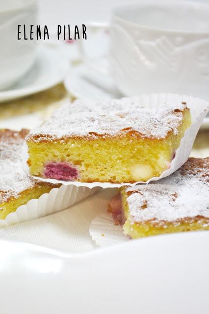 Blondies con frambuesas y nueces de Macadamia