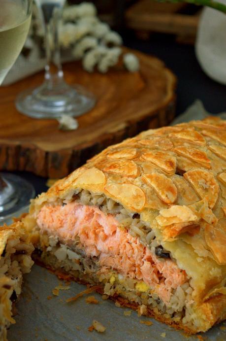 Kulibiak o pastel ruso de salmón, una forma diferente de pescado al horno