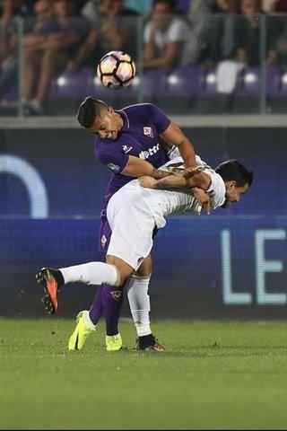 Gran debut de Carlos Salcedo  en la Serie A con la Fiorentina
