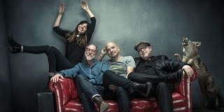 Pixies - Tenement Song (2016)
