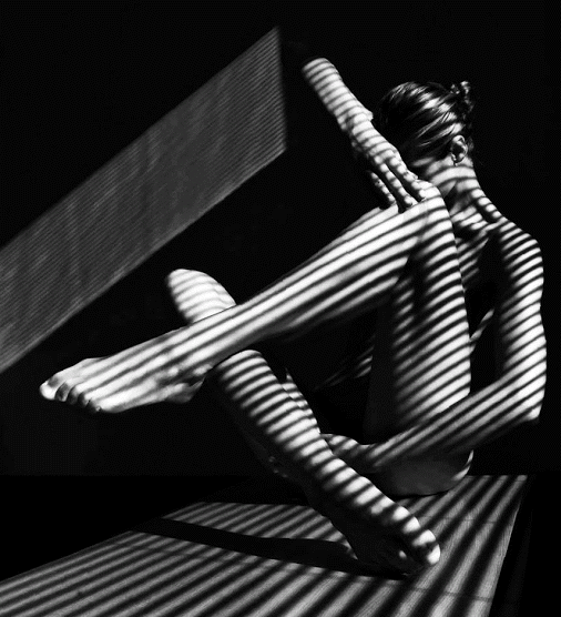 creative-hard-shadow-photography-30-57e273ff58d65__700