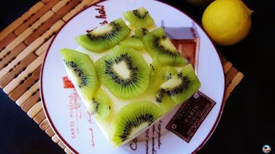 Terrina de kiwis con leche condensada