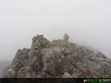 Grupo de piedras en la cima del Valdominguero