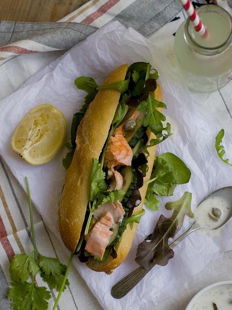 SANDWICH DE SALMON CON SALSA TARTARA