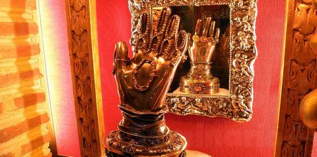 mano-santa-teresa-01