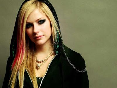 La estupenda Avril Lavigne, cumple 32 años