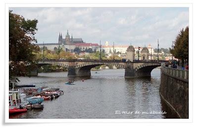 FUNDAS PARA ABANICOS  y un poco de BUDAPEST y de PRAGA.