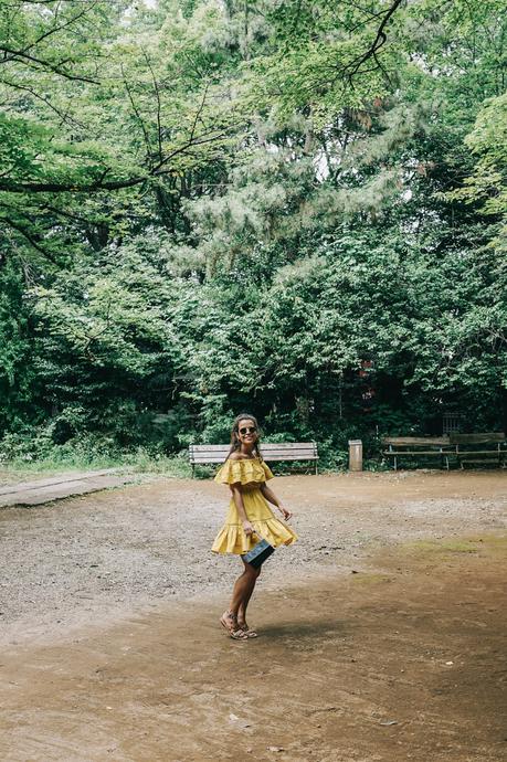 tokyo_travel_guide-outfit-collage_vintage-street_style-off_the_shoulders_dress-mustard_dress-soludos_sandals-chanel_vintage-bag-vintage_stores-20