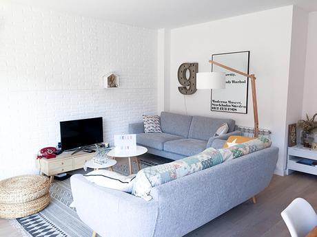 El salón de Esther en Barcelona (ESTORETA PARA LOS AMIGOS)