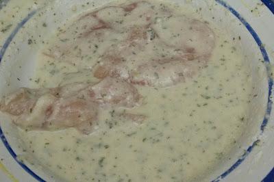 Menú de espaguetis con guisantes ytomates  cherry al vino con pollo a la parmesana