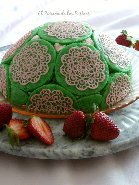 Bomba de Fresa con Encaje